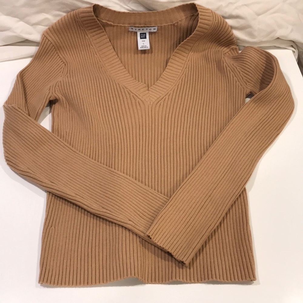 Gap sweater